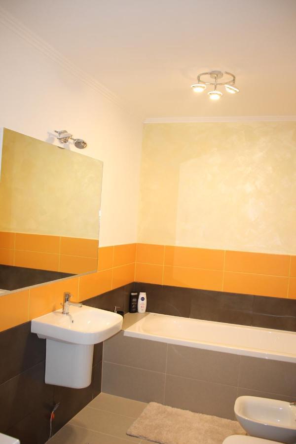 Lowcost Tryp Apartamento Oradea Exterior foto
